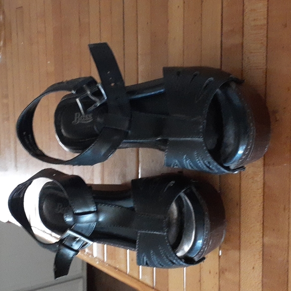 Wedge sandals - Picture 2 of 3